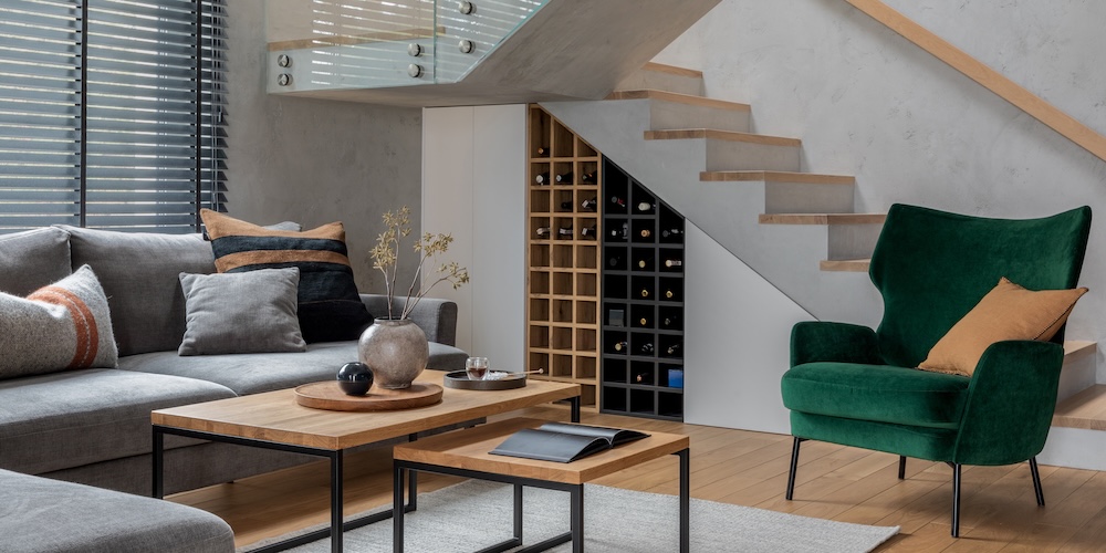 zabudowy pod schodami - otwory na butelki z alkoholem zabudowy pod schodami - kolekcja win