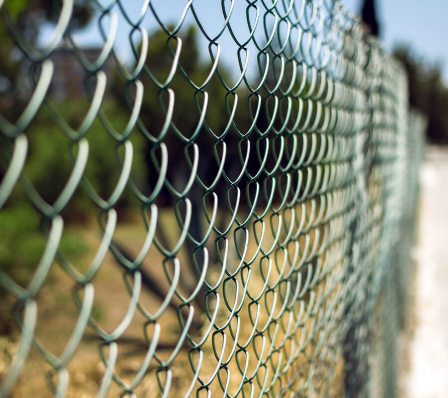 Montaż siatki ogrodzeniowej – instrukcja krok po kroku